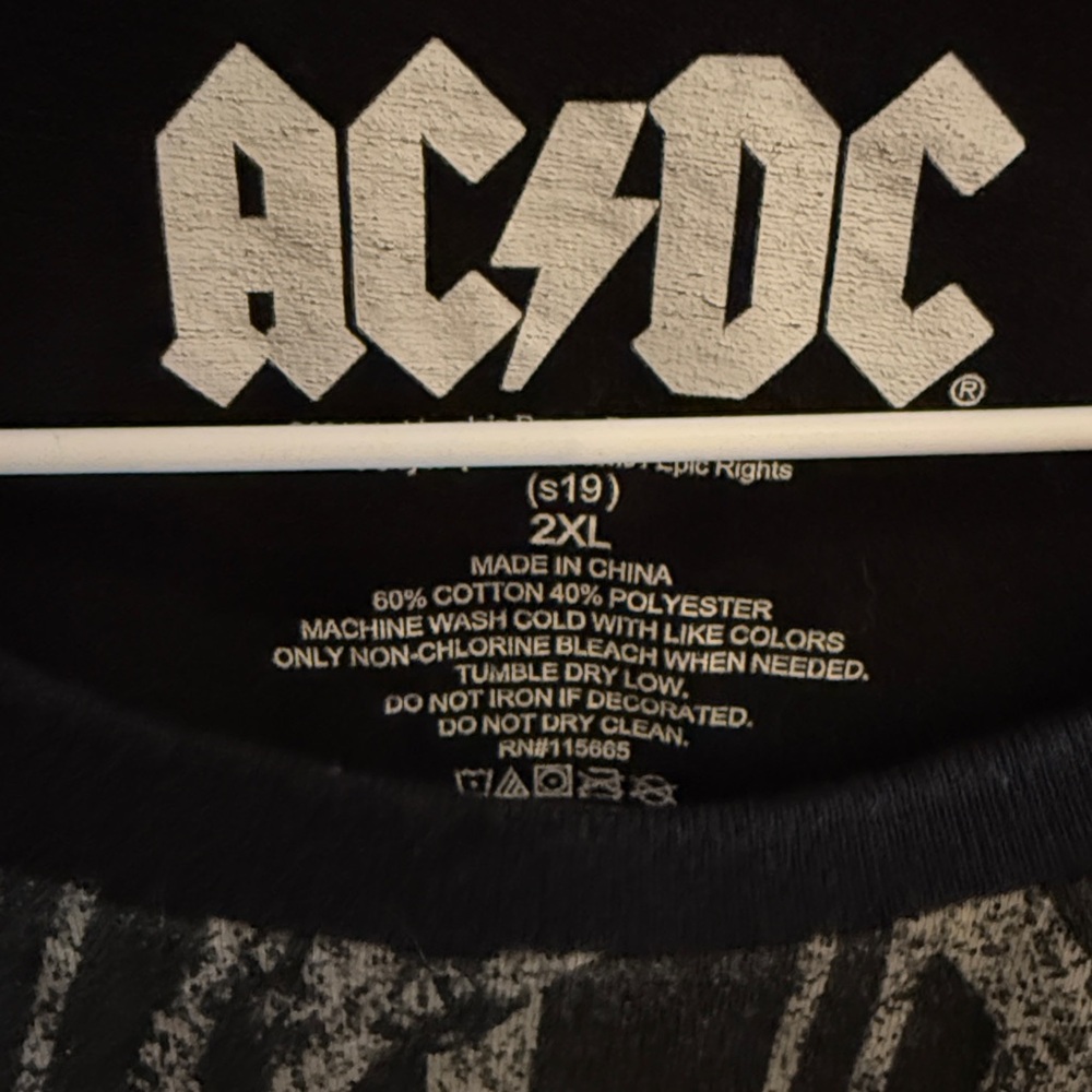 BIG & TALL AC/DC Black Tee with Red and Blue Graphics Size 2XL GUC - Picture 8 of 10
